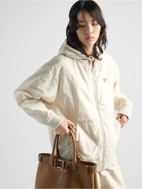 Authentic Prada Women’s ivory white re-nylon puffer coat triangle logo nwt 38